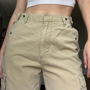 Mossissue vintage cargo pants.